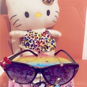 Hello kitty sunglasses💖🎀